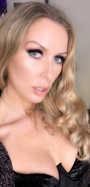 Model - SydneyPaige toys