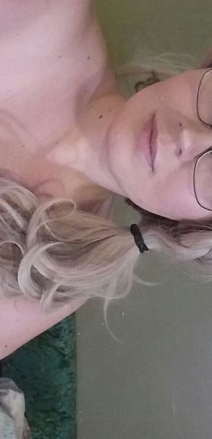 Model - Lori Lovely bigtits