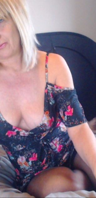 Model - angelfoxx fetish