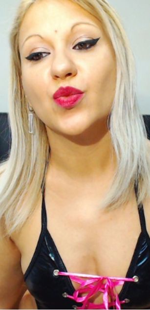 Model - AdelaHot sexy