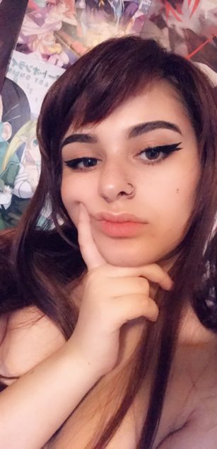 Model - Violet alternative