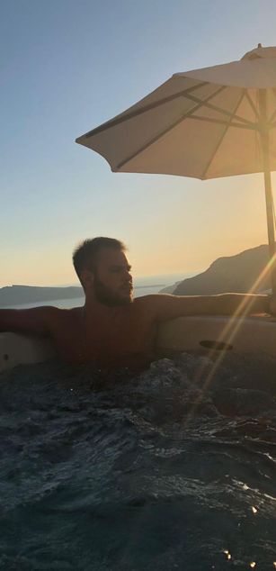 Model - TomyRockhold fun