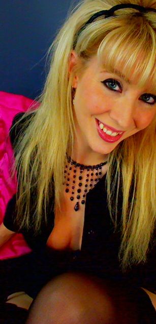 Model - Erotic_Executive roleplay