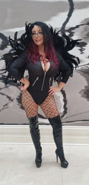 Model - ChellieDD milf