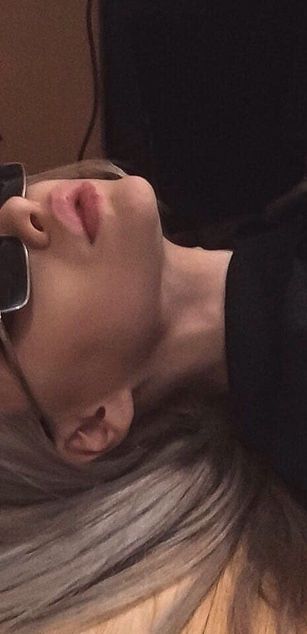 Model - Julia dancing