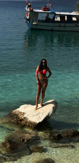 Model - Evysexyy beauty