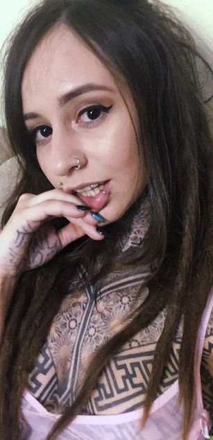 Model - Luna Vitali teen