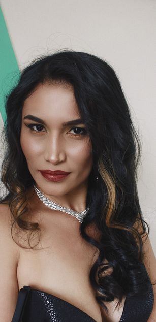 Model - LailaSuarez sex