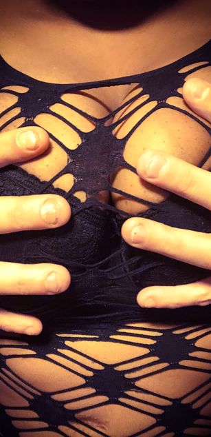 Model - CinnamonSins fetish