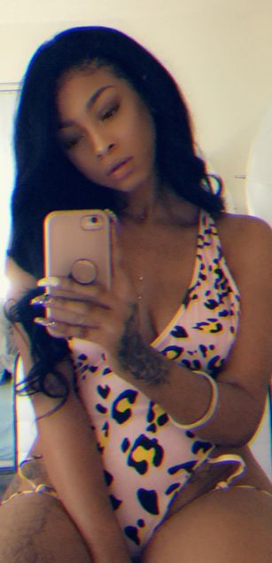 Model - Eva Jonez blowjob