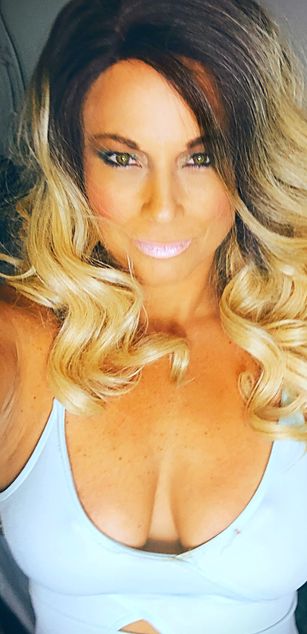 Model - Kiwi Fox milf