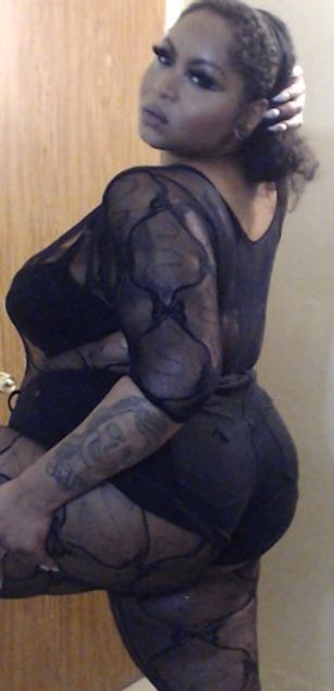 Model - Autumn Black Rose 2