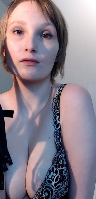 Model - SinnaElise petite