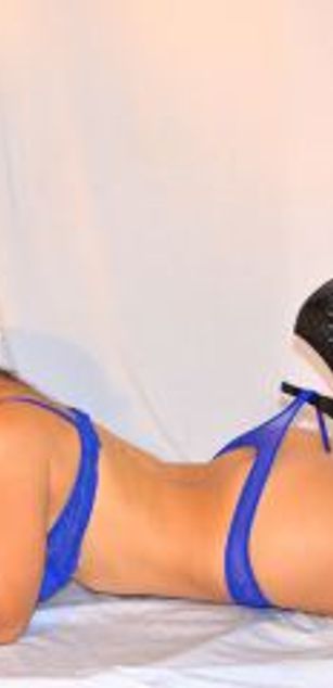 Model - Evelyn Ross 2