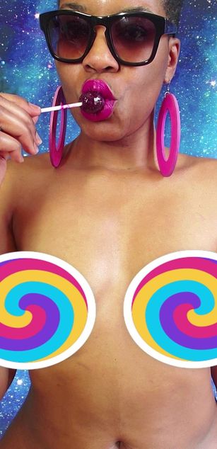 Model - Yndiigo fetish