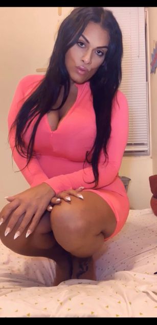 Model - Elizabeth Toppz bigcock