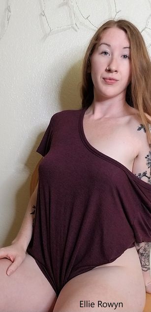 Model - Ellie Rowyn hairy