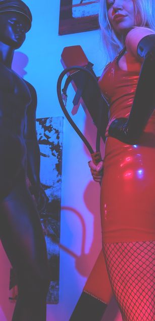 Model - Alicia Kaine fetish