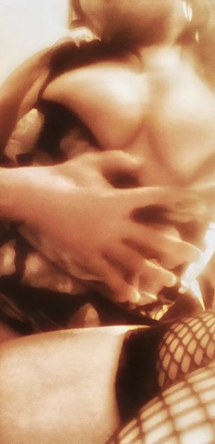 Model - NadiaNoir sexy