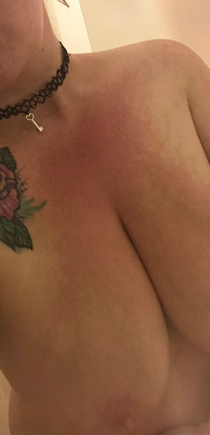 Model - Ginger Kitty curvy