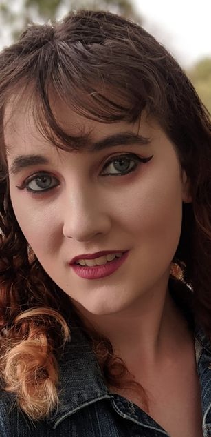 Model - Danielle Karma curvy