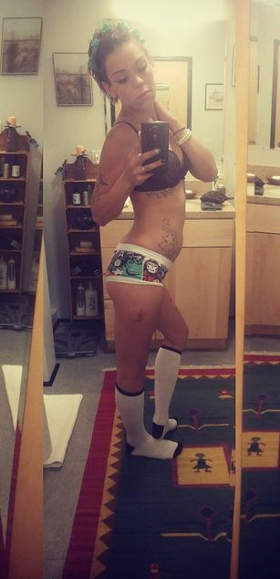 Model - RyleiRae Cummings kinky