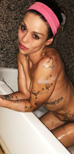 Model - RyleiRae Cummings kinky