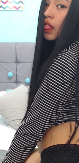 Model - SuzieTurner deepthroat