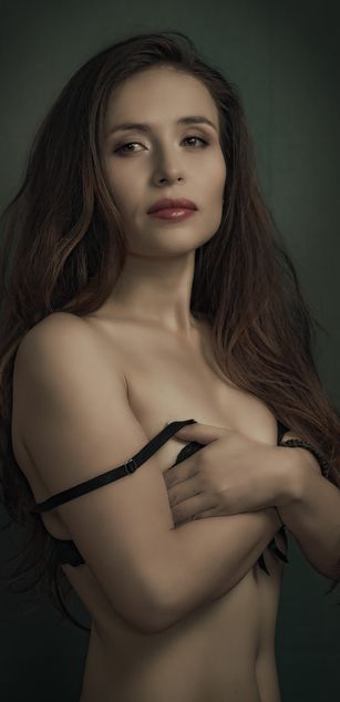 Model - EMILIA_HUNT ass