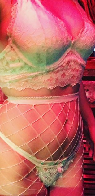 Model - Blazedflowrr deepthroat