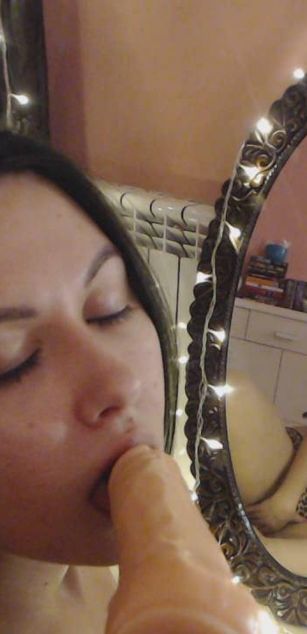 Model - Donttellurwife curvy