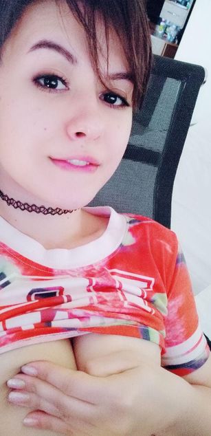 Model - Donttellurwife curvy