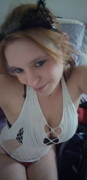 Model - Miss Bad Kitty foreplay