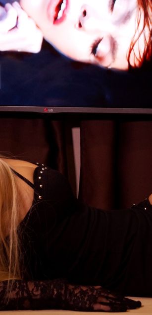 Model - AppleBrandy striptease