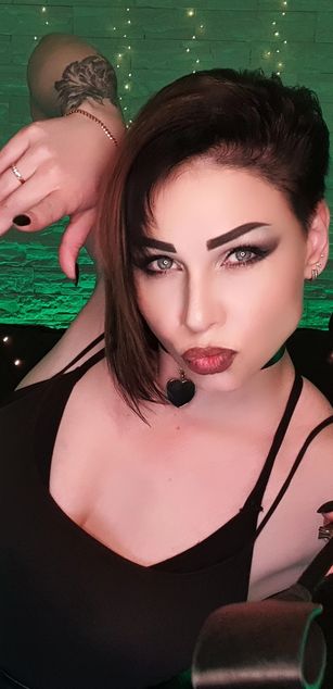 Model - AnnaLu heels