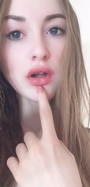 Model - JuicyKitty deepthroat