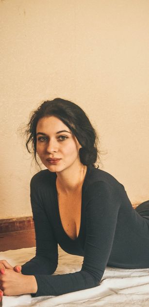 Model - Venera Mistress striptease