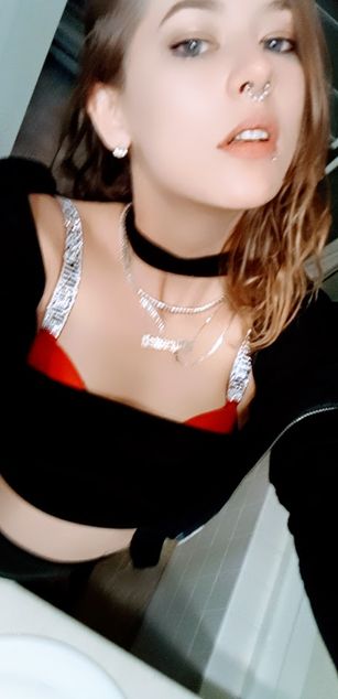 Model - PinkBunny horny