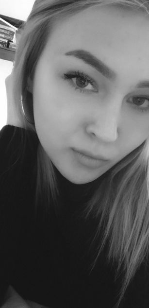 Model - HOT STUFF Anastacia ass