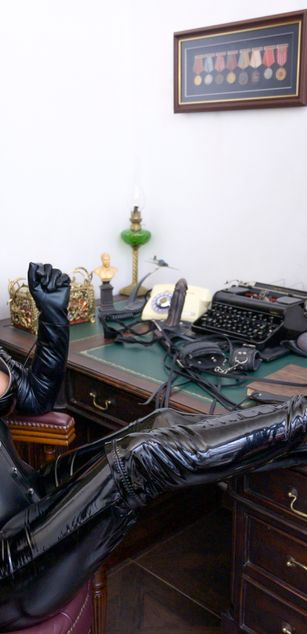 Model - BellatrixDomina domination