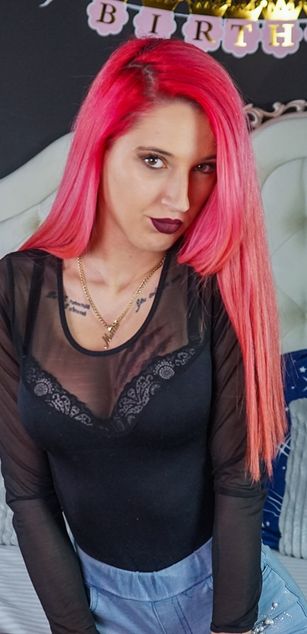 Model - CarinaReeds curvy