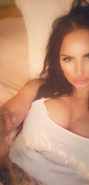 Model - Jasmine-skies curvy