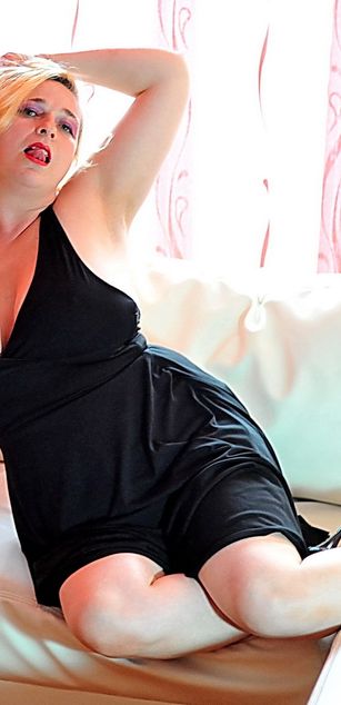 Model - Milfy Sophie dirtytalk