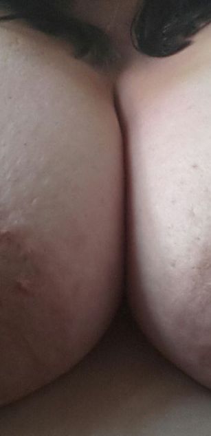 Model - Sadie Martins striptease