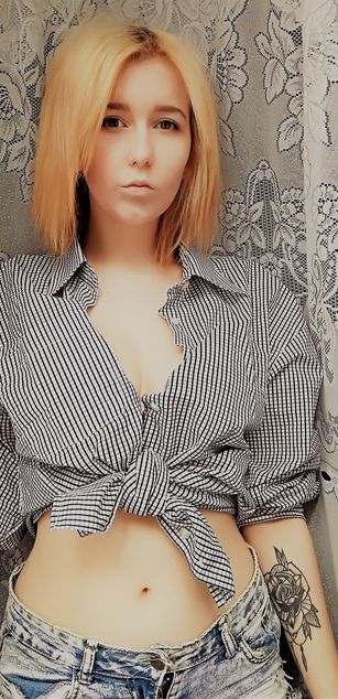 Model - Annapurplerain striptease