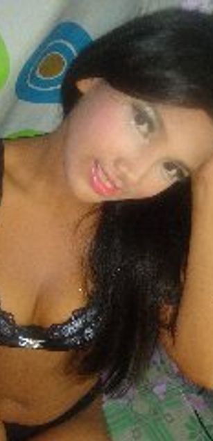 Model - prettyyAlyna 2