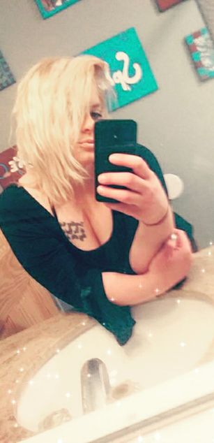 Model - Mandi Cane sexy