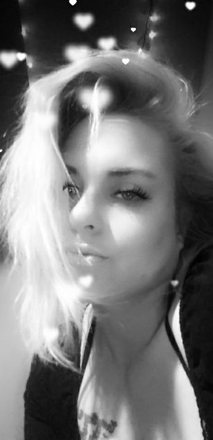 Model - Mandi Cane sexy