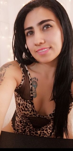 Model - Carla Millan ass