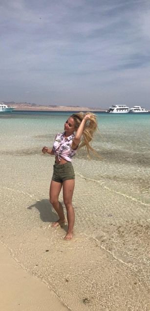 Model - AppleBrandy striptease